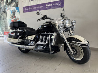 Triumph Rocket III Touring - 2