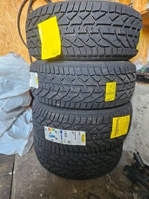 Zimne 225/50 R17 - 2