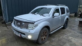 Nissan Pathfinder - 2