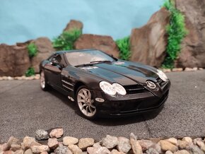 Prodám model 1:18 Mercedes Benz SLR - 2