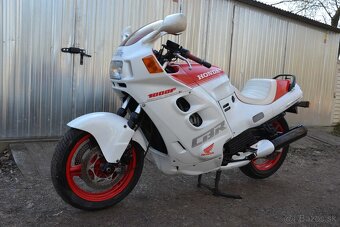 Honda CBR 1000F (SC21), 1. majitel - 2