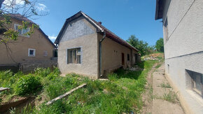 RD  v obci Demandice postavený na pozemku o výmere 1470 m2 - 2