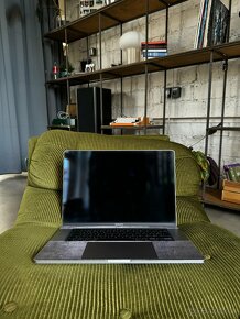 MacBook 16" – Intel Core i9 9880H Coffee Lake - 2