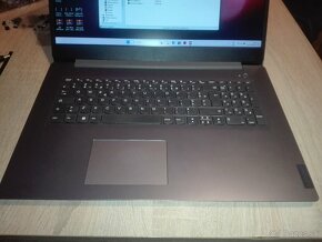 Lenovo 3-17ITL. i3-1115G4. 17,3". 8 GB DDR4.NVMe 256 GB. - 2