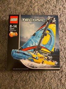 42074 Lego Technic Závodná plachetnica - 2