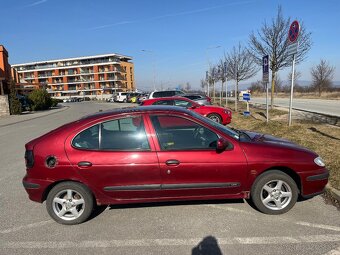 Renault Megane 1.4 benzín - 2