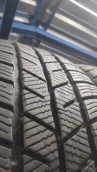 Barum 225/45R19 zimné - 2