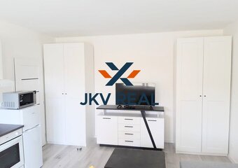 PRÍJEMNÝ 2-IZB.BYT S LOGGIOU, BRATISLAVA IV, 650 EUR - 2