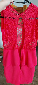 Ružové šaty s volánom a čipkou - 2