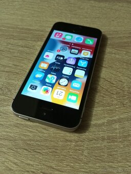 iPhone SE 1.generacie 2016 / 32GB Super stav - 2