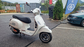 Vespa 300 GTS Super - 2