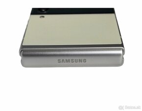 Samsung Galaxy Z Flip 3 5G - 2