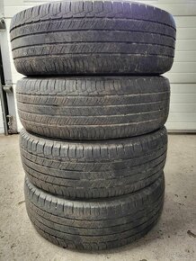 Michelin 215/65R16 - 2