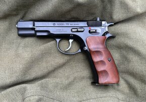 CZ75 - 2