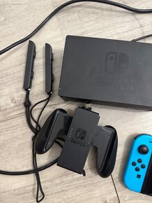 Nintendo Switch + NFS hra - 2