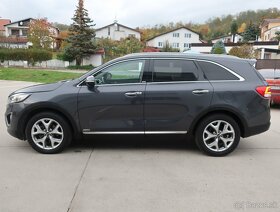 Kia Sorento 2017 2,2CRDI Rebel 4x4 šedá tm.metalíza, AUTOMAT - 2