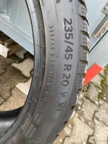 Pneumatiky zimné 235/45 R20 - 2