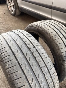 235/45R18 - 2