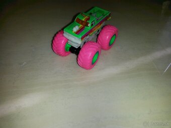 Hot Wheels MONSTER TRUCK - 2