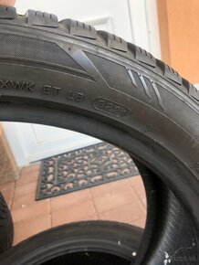 Laufen 225/45 r18 - 2