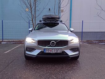 Volvo V60 Cross Country B4 145kW AT8 AWD Pro, v záruke - 2