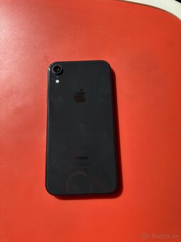 Predam Iphone XR 64gb, cierny - 2