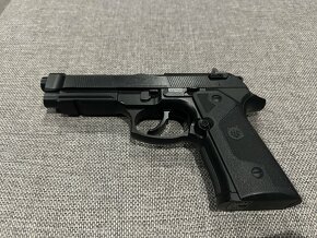 Predam Co2 rucnu zbran Beretta Elite II - 2