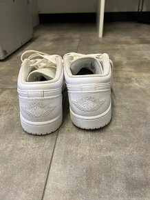 Jordan 1 Low Triple White - 2