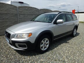 Volvo XC70 2.4D5 4x4 SUMMUM AWD VÝHŘEV/1A - 2