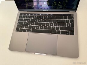 Predám Apple MacBook Pro 13 2019 Touch Bar i5 - 2