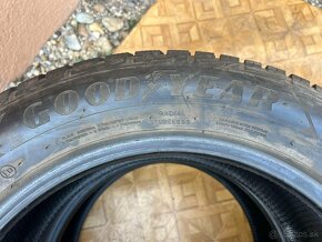 225/55 R17 zimné GoodYear 7mm - 2