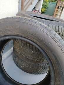 Predám sadu zimných pneu Sava 225/60 R 17 - 2