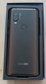 Motorola One Vision - 2