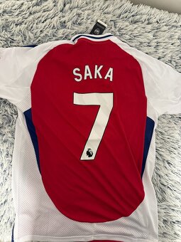 dres Arsenal-Saka - 2