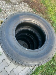 Zimne pneu.225/75r16C - 2