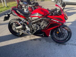 Honda CBR650R - 2