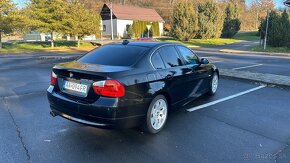 BMW E90 325xi - 2