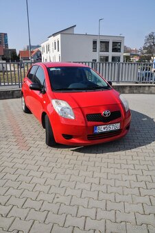 Toyota Yaris 1.3 benzín - 2