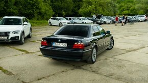 BMW E38 740i - 2