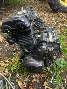 Motor Kawasaki versys 650 - 2