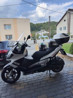 Predám Skuter Aprilia SR max 125 - 2