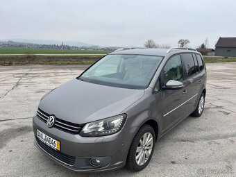 Volkswagen Touran 2.0 TDI DSG highline r.v 2011 navi xenon - 2