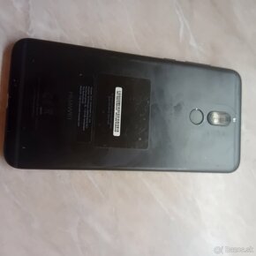 Huawei mate 10, lite s poškodeným displejom - 2