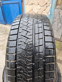 Zimne pneumatiky 235/50 R18 - 2