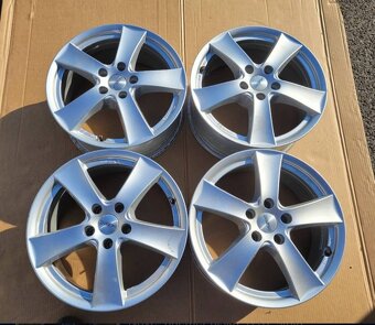 5x112 R17 Dezent - 2