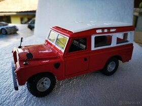 Land Rover , 1:24 - 2