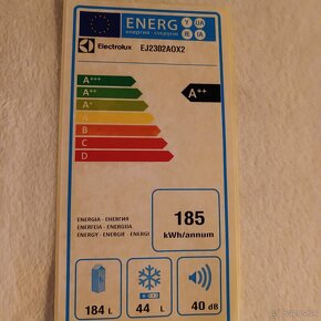 Predám chladničku z mrazničkou Electrolux. Je ako nova Nesv - 2