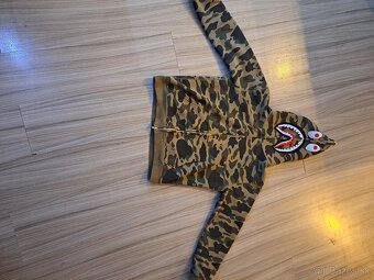 Predam Bape Shark 1st camo green mierne používaná - 2