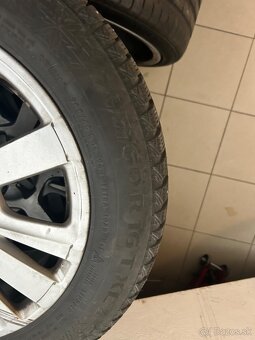 Predam elektrony zo zimnými pneu na Audi 205/60 r16 - 2