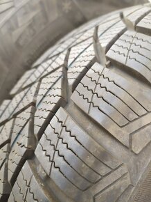 Predám zimné pneumatiky 165/70 R14 s diskami - 2